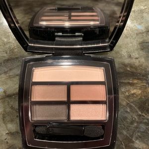 CHANEL Makeup - CHANEL Healthy Glow Eyeshadow Palette - NEVER USED CHANEL Makeup - CHANEL Healthy Glow Eyeshadow Palette - NEVER USED
